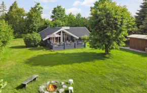 Beautiful Home In Væggerløse With Wifi, Bogø By